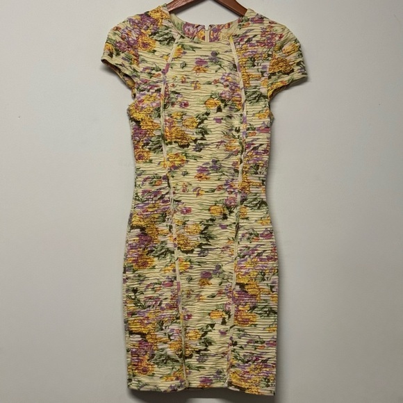 Torn by Ronny Kobo Yellow Floral Print Cap Sleeve Sheath Dress Ruched Stretch M - Picture 2 of 7